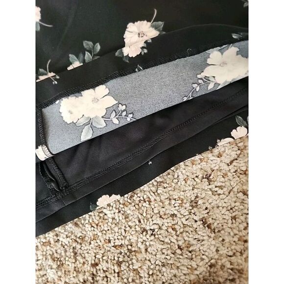 EXPRESS Women's Sexy Mini Dress Open Side Lined Little Black Dress Floral Size 8 - Picture 7 of 7